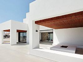 НОВАЯ ВИЛЛА У МОРЯ НА КОСТА БРАВА thumbnail 10