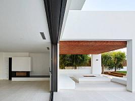 НОВАЯ ВИЛЛА У МОРЯ НА КОСТА БРАВА thumbnail 12