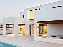 НОВАЯ ВИЛЛА У МОРЯ НА КОСТА БРАВА thumbnail 37