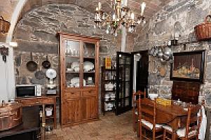 КАМЕННАЯ ВИЛЛА С ХАРИЗМОЙ В ПРЕДПИРЕНЕЯХ thumbnail 8