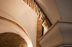 КАМЕННАЯ ВИЛЛА С ХАРИЗМОЙ В ПРЕДПИРЕНЕЯХ thumbnail 13