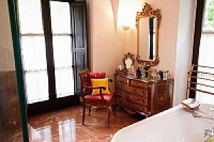 КАМЕННАЯ ВИЛЛА С ХАРИЗМОЙ В ПРЕДПИРЕНЕЯХ thumbnail 22