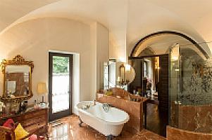 КАМЕННАЯ ВИЛЛА С ХАРИЗМОЙ В ПРЕДПИРЕНЕЯХ thumbnail 24