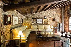 КАМЕННАЯ ВИЛЛА С ХАРИЗМОЙ В ПРЕДПИРЕНЕЯХ thumbnail 35