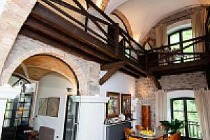 КАМЕННАЯ ВИЛЛА С ХАРИЗМОЙ В ПРЕДПИРЕНЕЯХ thumbnail 56