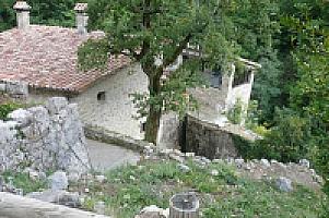 КАМЕННАЯ ВИЛЛА С ХАРИЗМОЙ В ПРЕДПИРЕНЕЯХ thumbnail 57