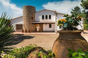 ВИЛЛА С БАССЕЙНОМ ПОД ЖИРОНОЙ thumbnail 12