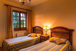 ВИЛЛА С БАССЕЙНОМ ПОД ЖИРОНОЙ thumbnail 18