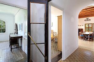 АР-ДЕКО ВИЛЛА У МОРЯ ПОД БАРСЕЛОНОЙ thumbnail 16