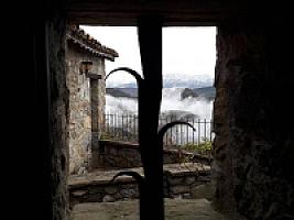 ЗАМОК С УГОДЬЯМИ В ПРЕДПИРЕНЕЯХ thumbnail 27